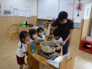 年少児：海苔の佃煮作り
